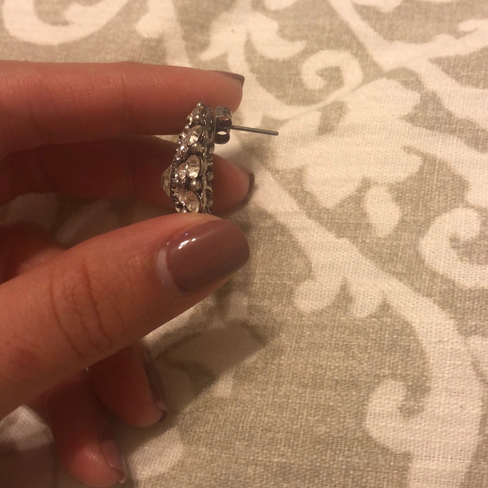 Rhinestone stud earrings - Picture 2 of 4